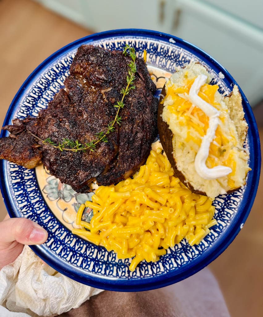 A Simple Steakhouse-Style Dinner Made with AOOC