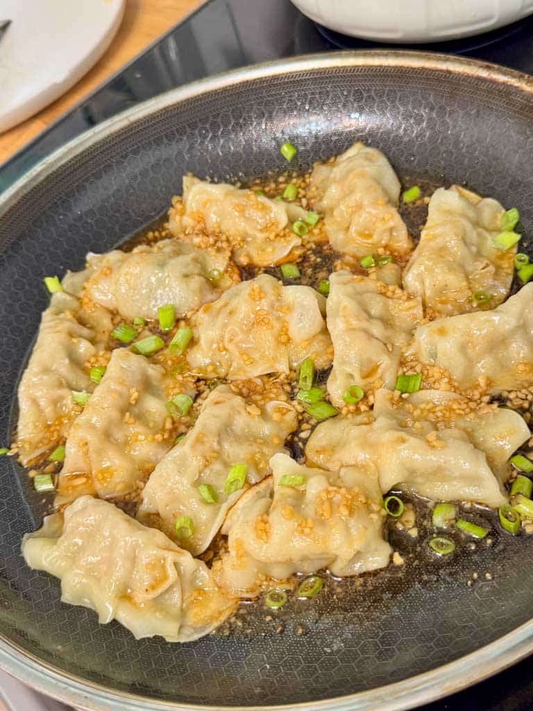 Crispy Garlic Ginger Wontons (The Easiest Dinner You’ll Actually Come Back To)